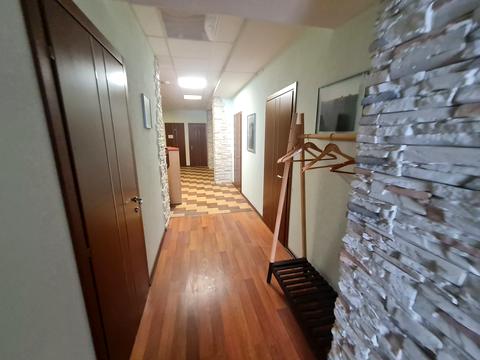 комерційна за адресою Анни Ахматової вул., 14-А