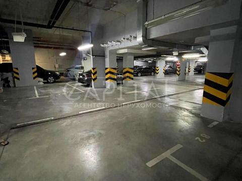 паркомісце за адресою Саперне Поле вул., 12