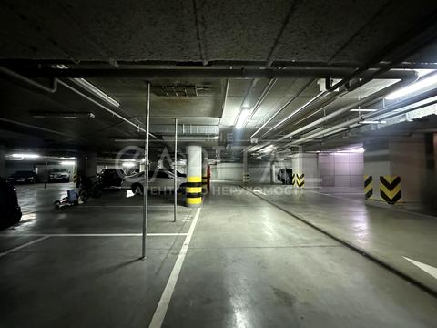 паркомісце за адресою Іоанна Павла II вул. (Патріса Лумумби), 6/1