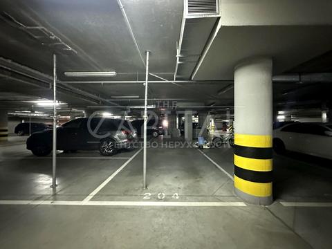 паркомісце за адресою Іоанна Павла II вул. (Патріса Лумумби), 6/1