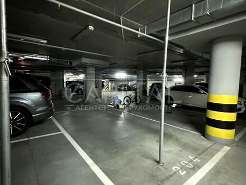 паркомісце за адресою Іоанна Павла II вул. (Патріса Лумумби), 6/1