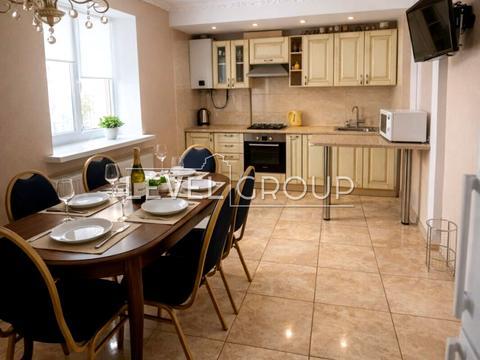 будинок за адресою Набережна вул.