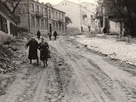 коммерческая по адресу Андреевский спуск, 7а