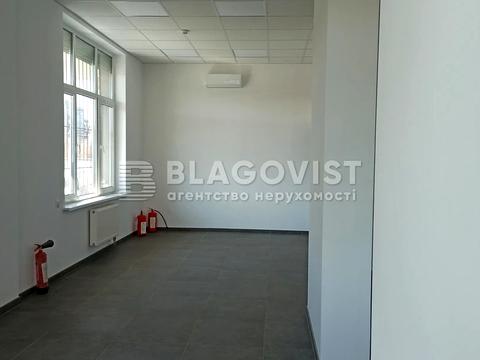 комерційна за адресою Соломії Крушельницької вул., 13