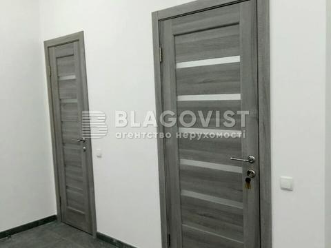 комерційна за адресою Соломії Крушельницької вул., 13