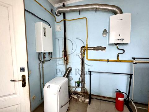 комерційна за адресою Київ, Абрикосова вул., 6