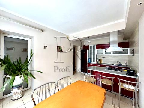 комерційна за адресою Київ, Абрикосова вул., 6