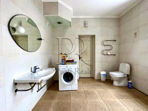 комерційна за адресою Київ, Абрикосова вул., 6