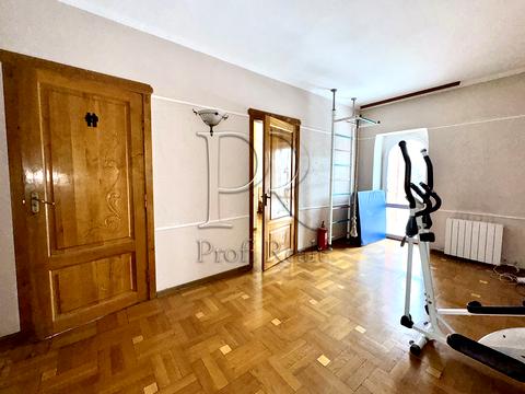 комерційна за адресою Київ, Абрикосова вул., 6