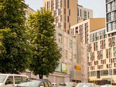 комерційна за адресою Київ, Дениса Монастирського вул. (Василя Сурікова), 2