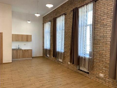 комерційна за адресою Дмитра Яворницького просп. (Карла Маркса), 101