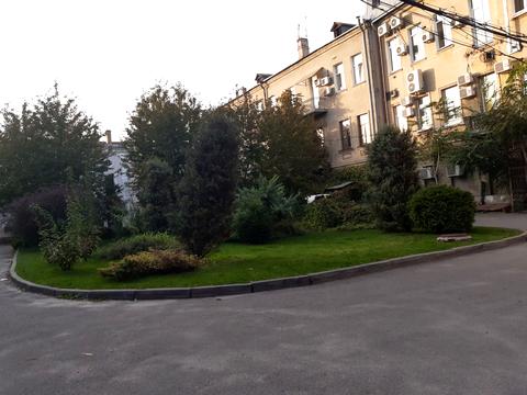 комерційна за адресою Дмитра Яворницького просп. (Карла Маркса), 101