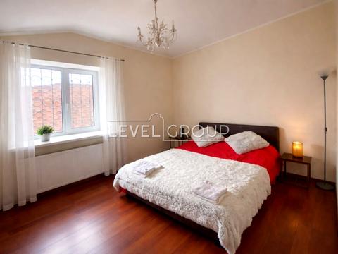 будинок за адресою Вишнева, 11а