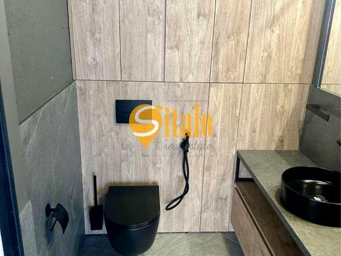 комерційна за адресою Центральна вул., 21