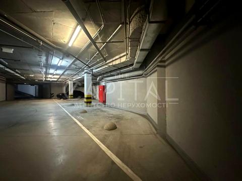 паркомісце за адресою Саперне Поле вул., 3