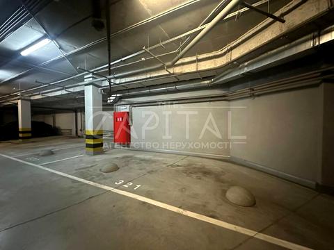 паркомісце за адресою Саперне Поле вул., 3