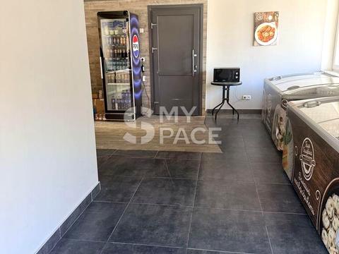 комерційна за адресою Академіка Заболотного вул., 15-Б