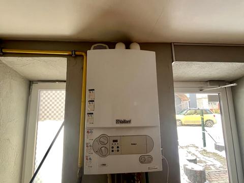 комерційна за адресою Садова вул., 25