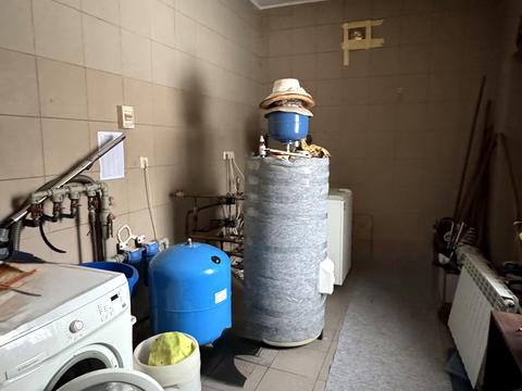 будинок за адресою Молодіжна вул., 1