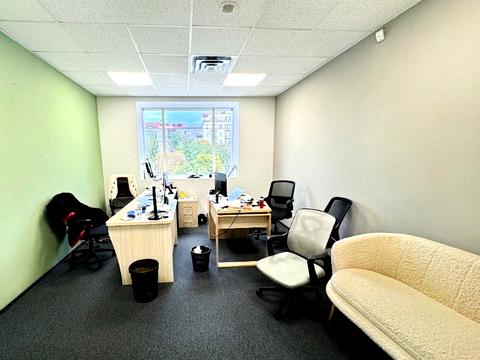 комерційна за адресою Шовковична вул., 42