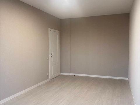 комерційна за адресою Каховська вул., 62-А