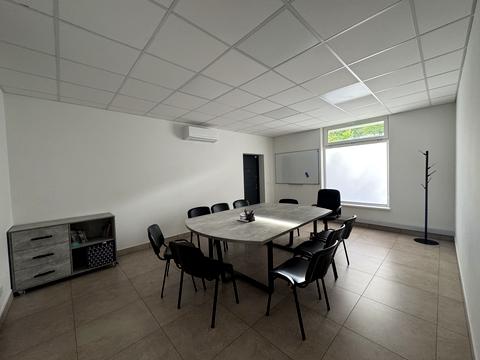 комерційна за адресою Теплична вул., 6