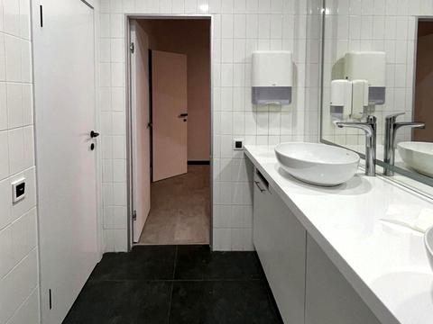 комерційна за адресою Саксаганського вул., 53/80