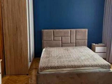 квартира за адресою Академіка Володимира Гнатюка вул. (), 12