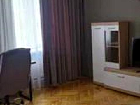 квартира за адресою Академіка Володимира Гнатюка вул. (), 12