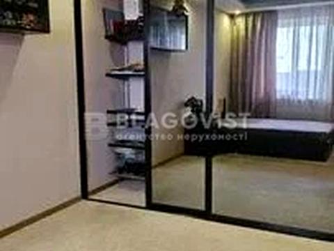 квартира за адресою Київ, Академіка Возіанова вул. (Академіка Карпинського), 10