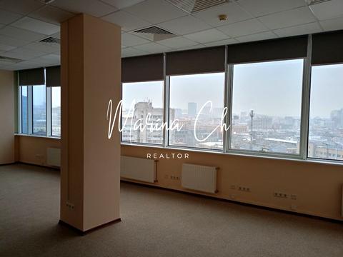 комерційна за адресою Королеви Єлизавети ІІ вул. (Глинки), 7