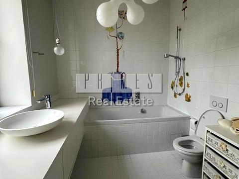 будинок за адресою смт. Козин, Лугова вул., 87