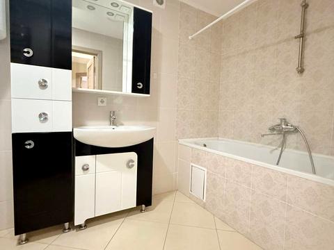 квартира за адресою Василя Сухомлинського вул., 14