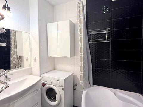 квартира за адресою Василя Сухомлинського вул., 14