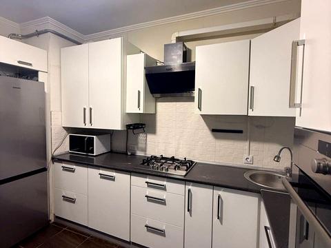 квартира за адресою Василя Сухомлинського вул., 14