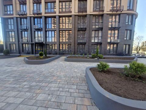 комерційна за адресою Івана Франка вул., 40