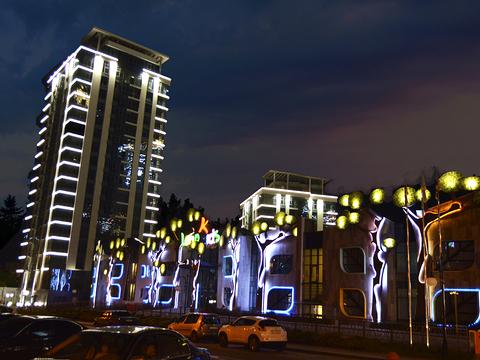 паркомісце за адресою Андрія Верхогляда вул. (Михайла Драгомирова), 11-Б