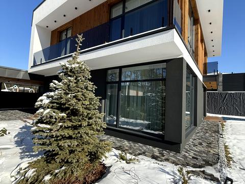 будинок за адресою Квітнева вул.