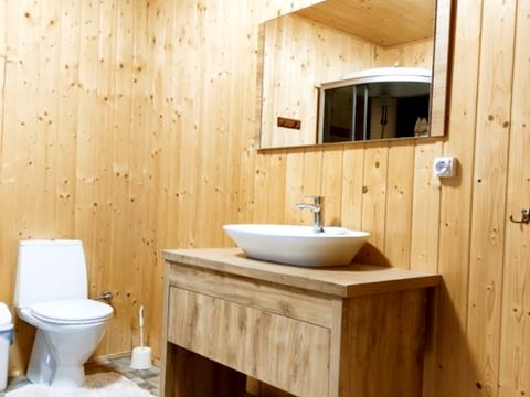 дом по адресу Центральна, 1