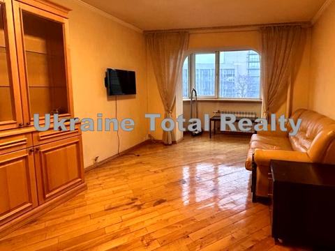 квартира за адресою Автозаводська вул., 5