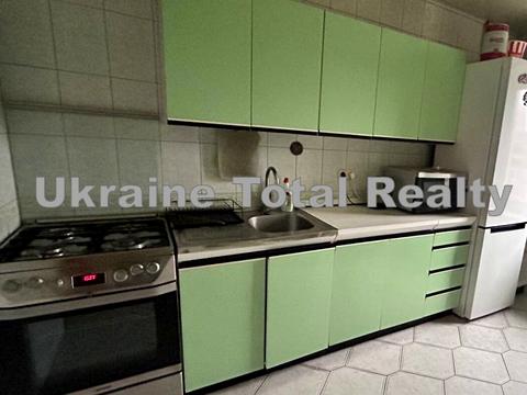 квартира за адресою Автозаводська вул., 5