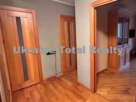 квартира за адресою Автозаводська вул., 5