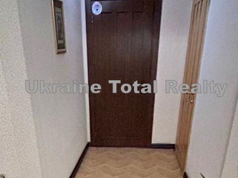 квартира за адресою Автозаводська вул., 5