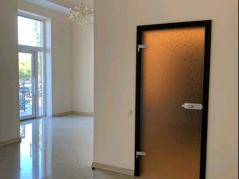 коммерческая по адресу Небесной Сотни просп. (Маршала Жукова), 3А/8