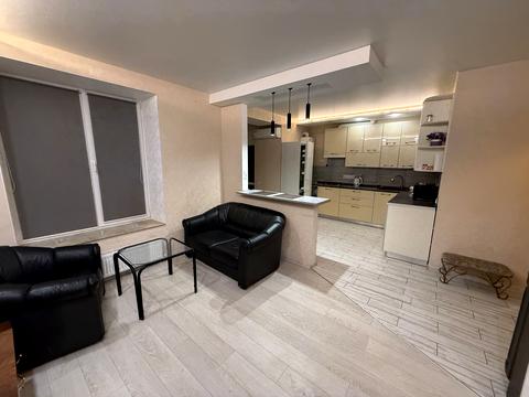 квартира за адресою Героїв Небесної Сотні просп., 18/8