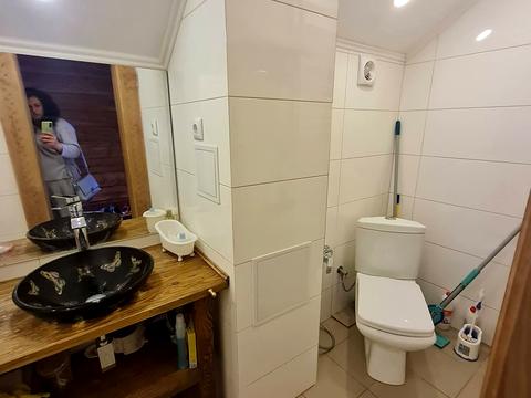 комерційна за адресою Лесі Українки вул., 21