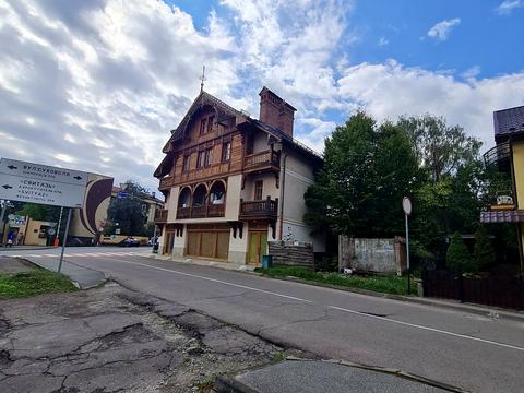 комерційна за адресою Лесі Українки вул., 21