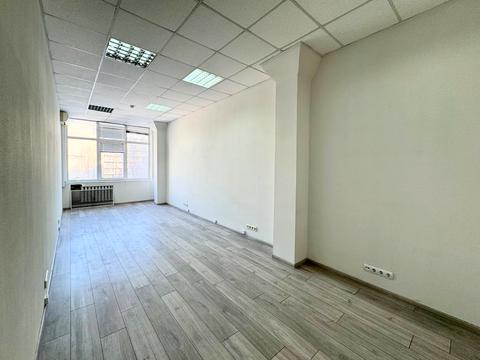 комерційна за адресою Генерала Алмазова вул. (Кутузова), 18/7