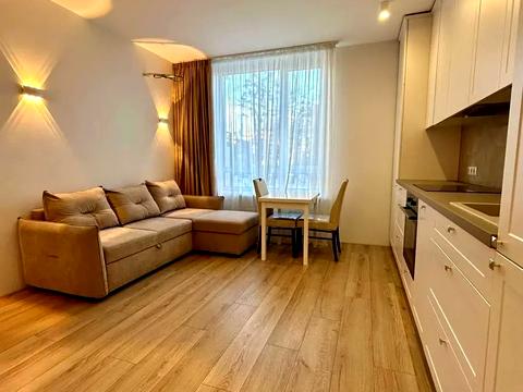 квартира за адресою Салютна вул., 2к1