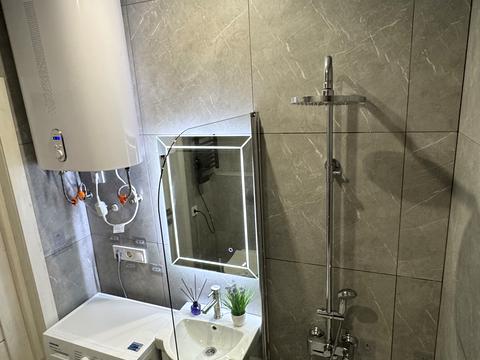 квартира за адресою Героїв Небесної Сотні просп., (Будинок 20/10)